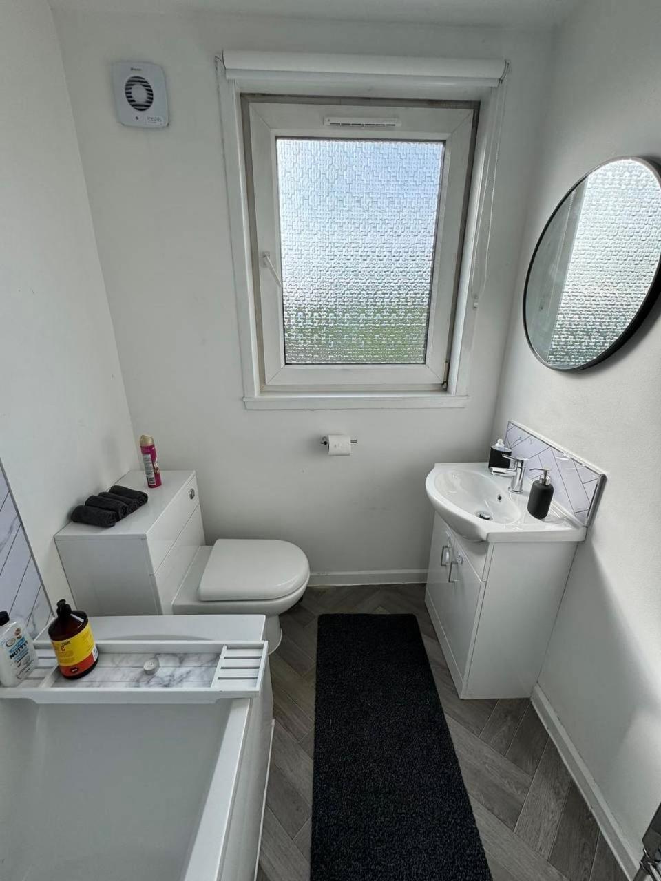Clydebank Brand New 3Bdr Home, Glasgow Eksteriør bilde