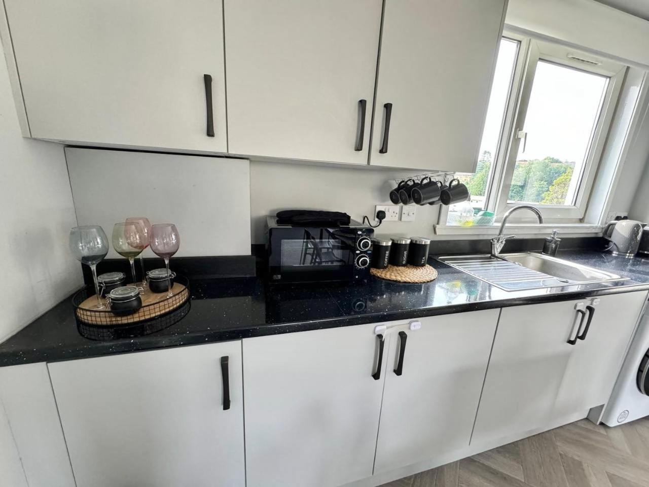 Clydebank Brand New 3Bdr Home, Glasgow Eksteriør bilde